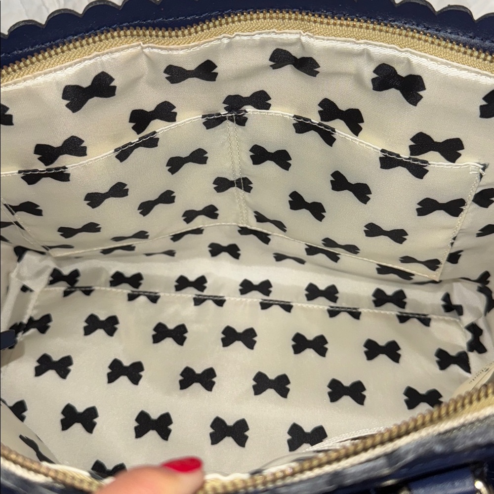 GUC Kate Spade Scalloped Navy Blue Leather Satchel - Picture 6 of 10